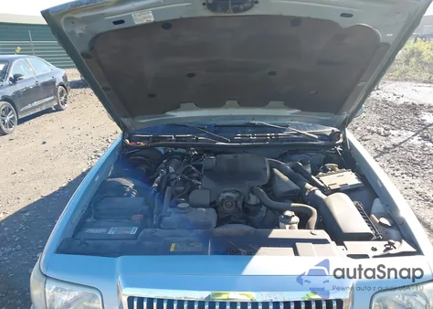 2009 Mercury Grand Marquis Ls (Fleet Only) from USA, damaged, VIN 2MEHM75V59X610431